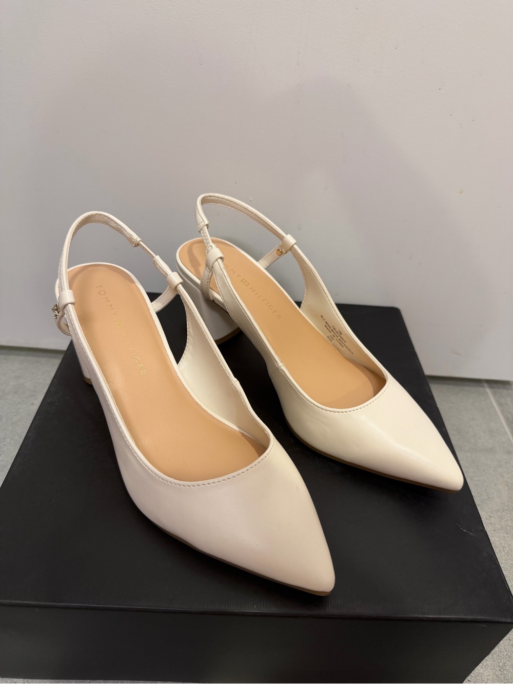 Tommy Hilfiger Cream Jezibee Pointed Toe Slingback Pumps